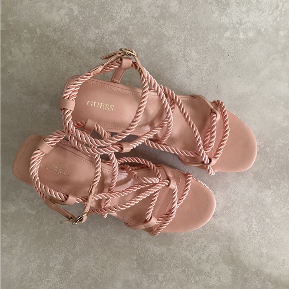 💗 GUESS Natesha strappy rope wedges Sz 9 EUC - Picture 5 of 10